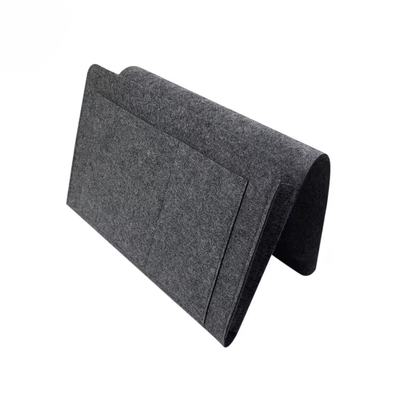 CARPETA DE FELPA GRIS OSCURO – Comodidad, orden y estilo al alcance de tu cama