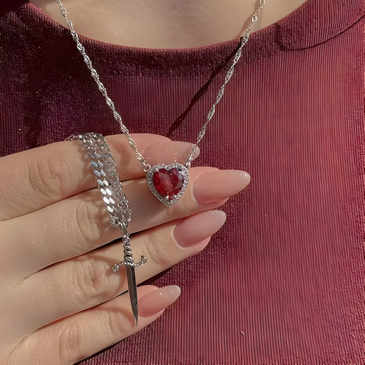 COLLAR DUO ESPADA – Unión simbólica, conexión única y estilo que representa tu vínculo