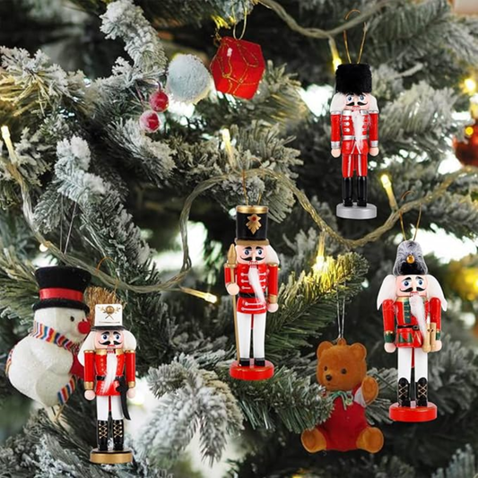 SET DE 4 ADORNOS CASCANUECES – Tradición, color y encanto para tu árbol de Navidad