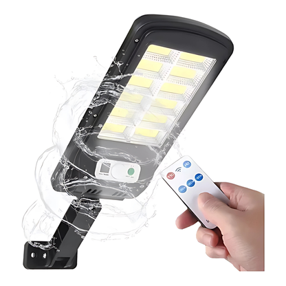 LÁMPARA SOLAR LED CON SENSOR  – Ilumina exteriores sin cables ni consumo eléctrico