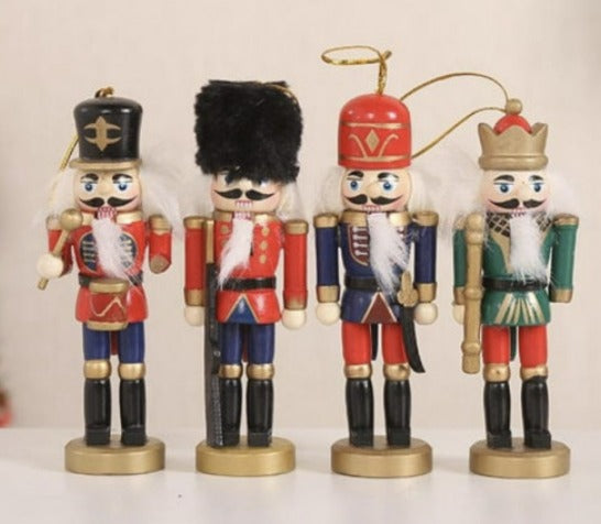 SET DE 4 ADORNOS CASCANUECES – Tradición, color y encanto para tu árbol de Navidad